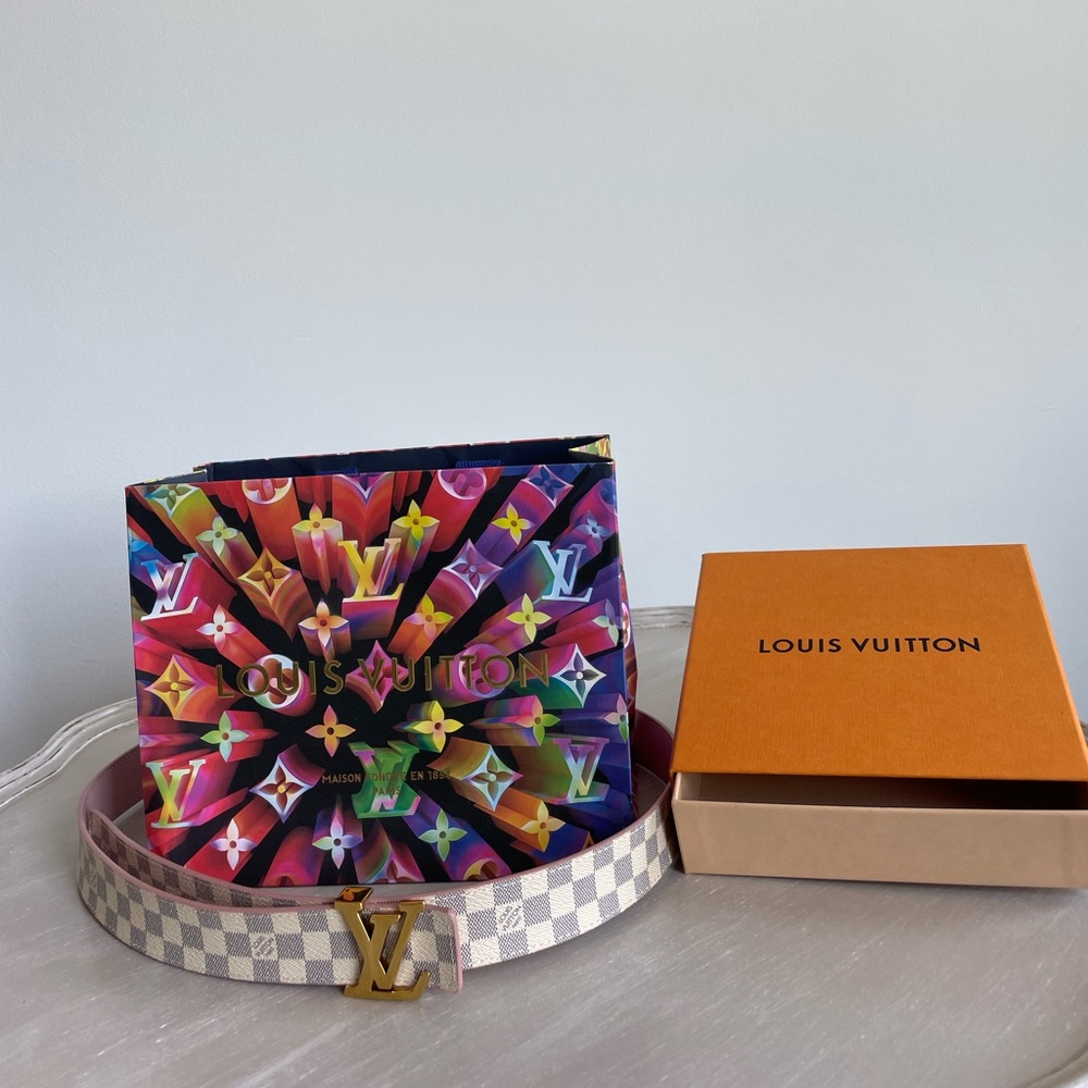 Louis Vuitton pink and white checkered belt worn once in PERFECT condition